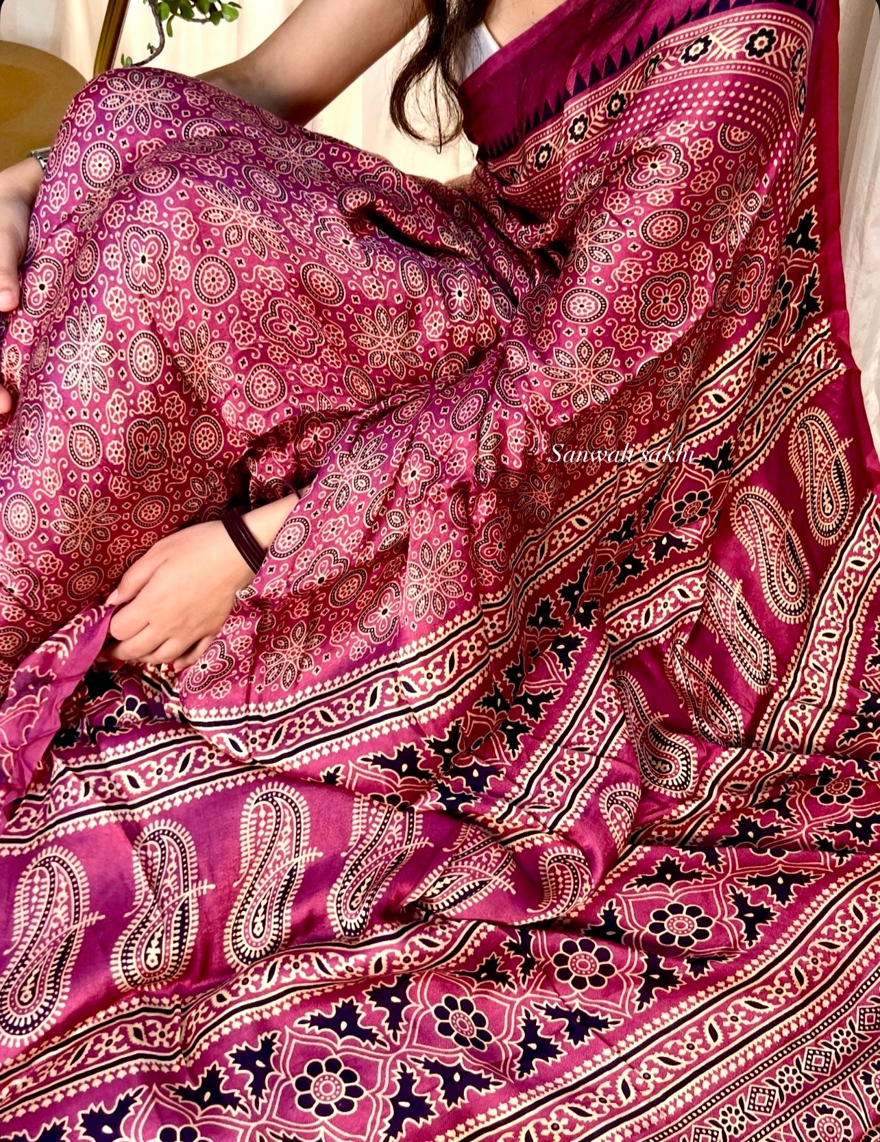 Nira Modalle Satin Saree