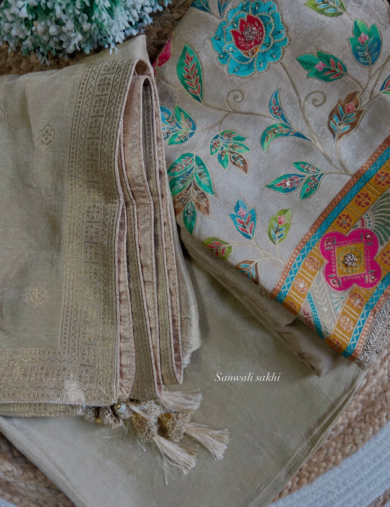 Mahira jacquard silk suit